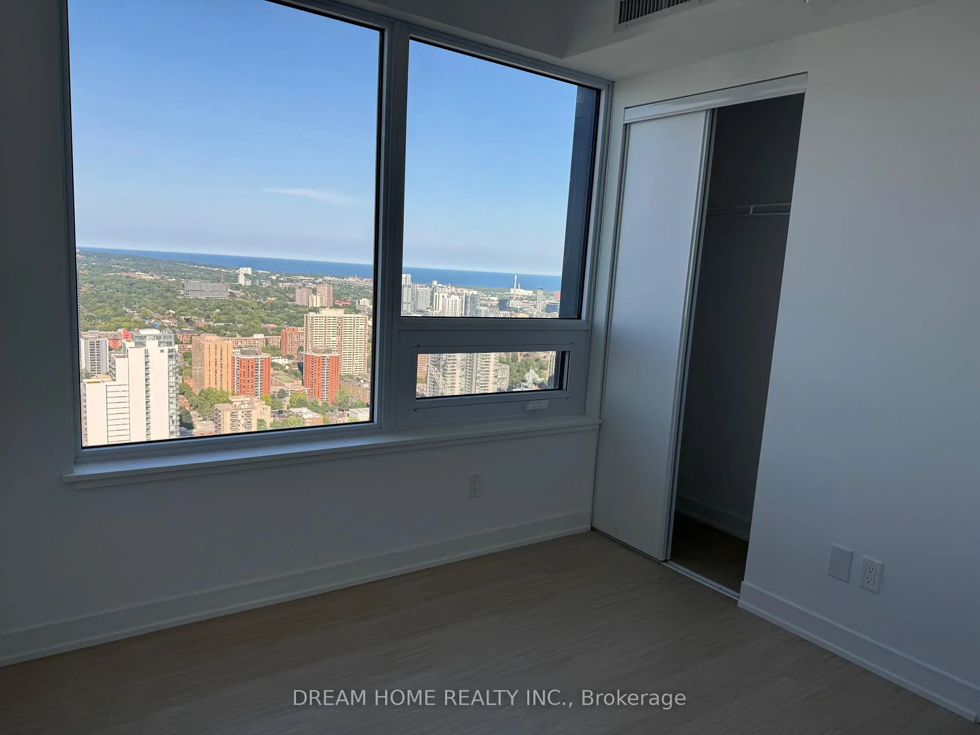 Photo 8 of Unit 5509, 8 Wellesley Street W, Toronto, Bay Street Corridor — HOMEH