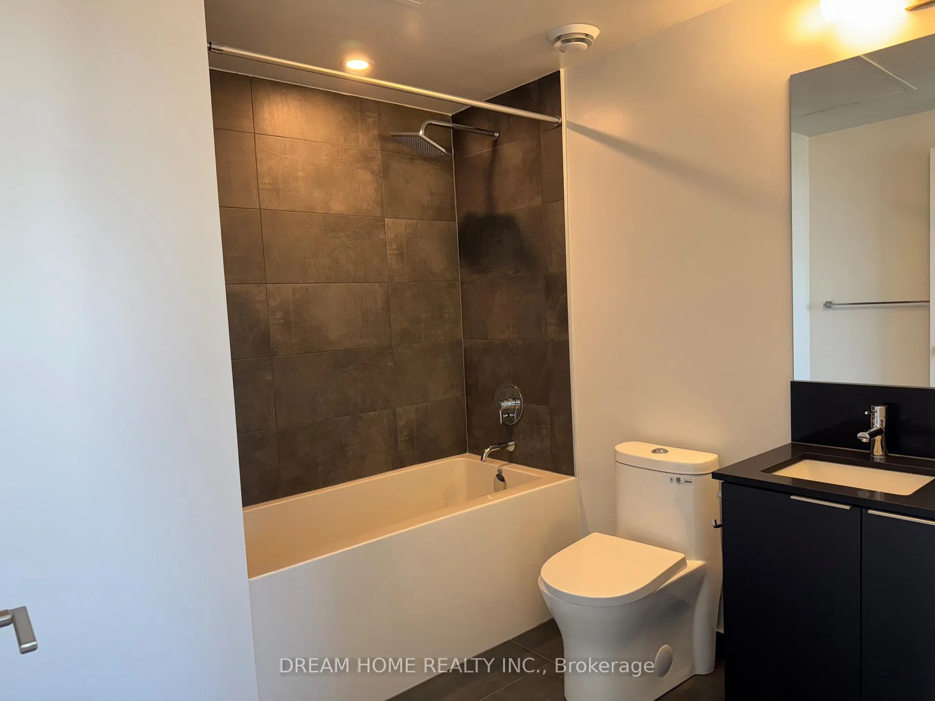 Photo 11 of Unit 5509, 8 Wellesley Street W, Toronto, Bay Street Corridor — HOMEH