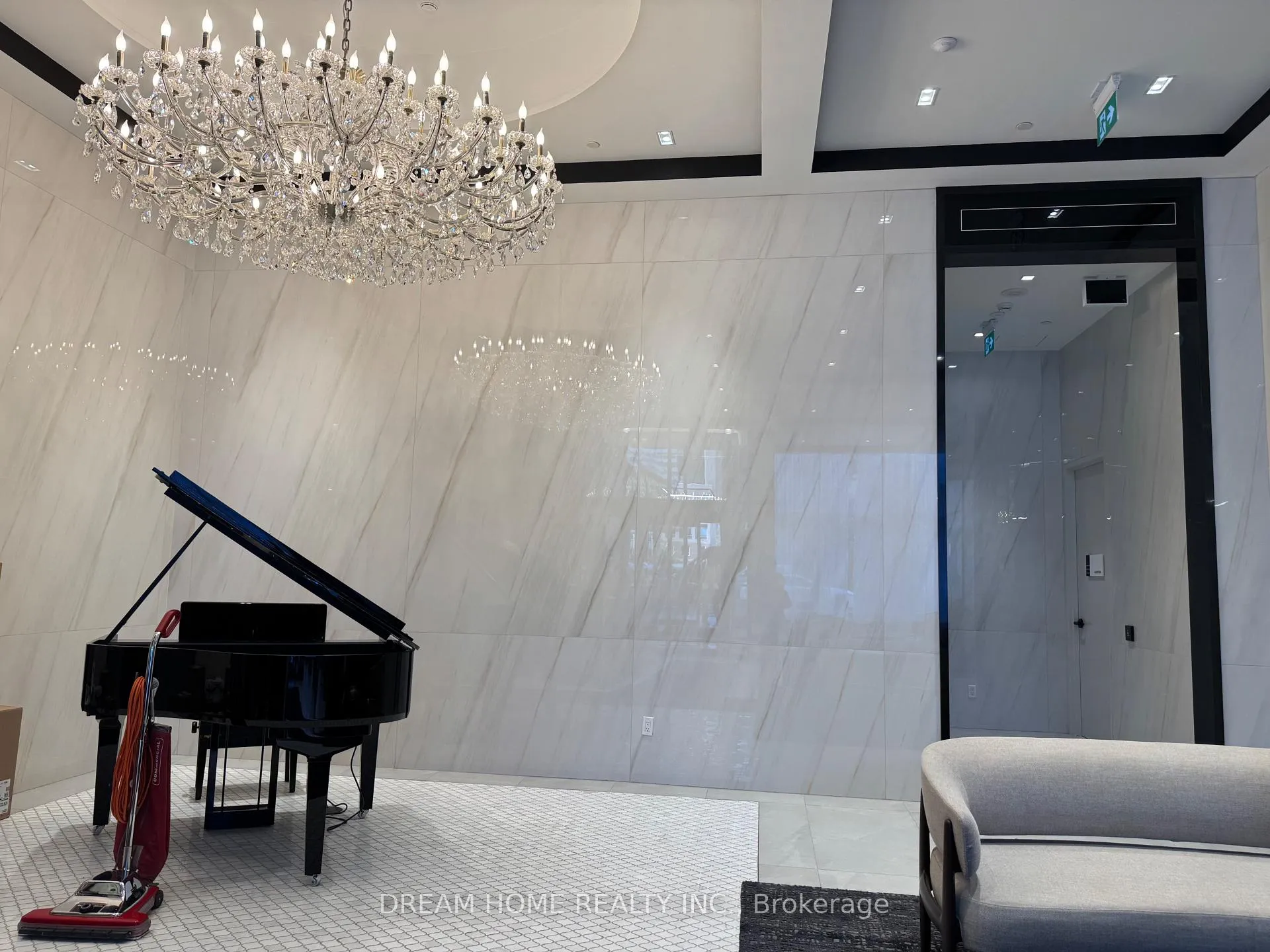 Photo 17 of Unit 5509, 8 Wellesley Street W, Toronto, Bay Street Corridor — HOMEH