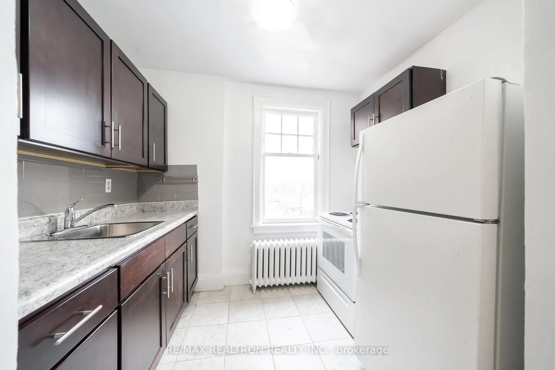 Photo 7 of Unit 94, 10 Kingston Road, Toronto, Woodbine Corridor — HOMEH