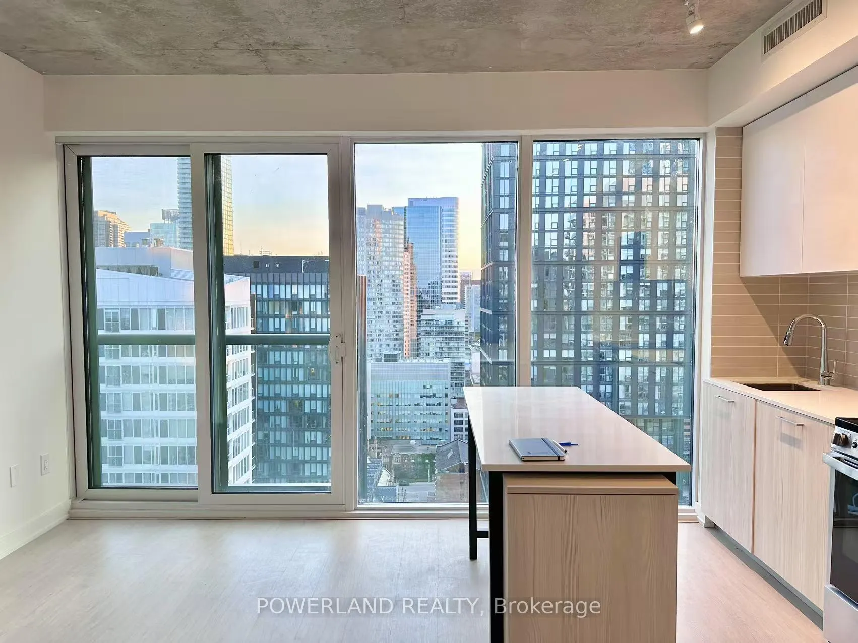 Photo 4 of Unit 2704, 65 Mutual Street, Toronto, Church-Yonge Corridor — HOMEH