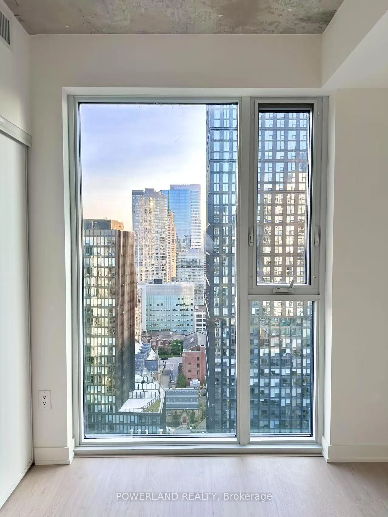 Photo 7 of Unit 2704, 65 Mutual Street, Toronto, Church-Yonge Corridor — HOMEH