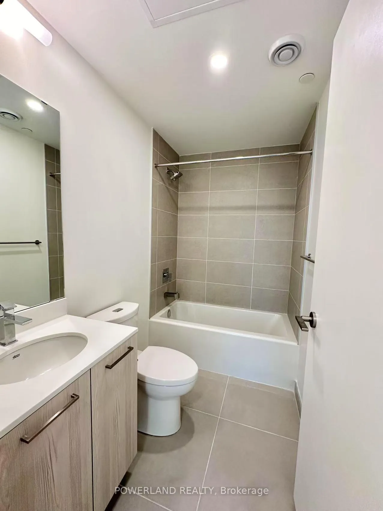 Photo 15 of Unit 2704, 65 Mutual Street, Toronto, Church-Yonge Corridor — HOMEH