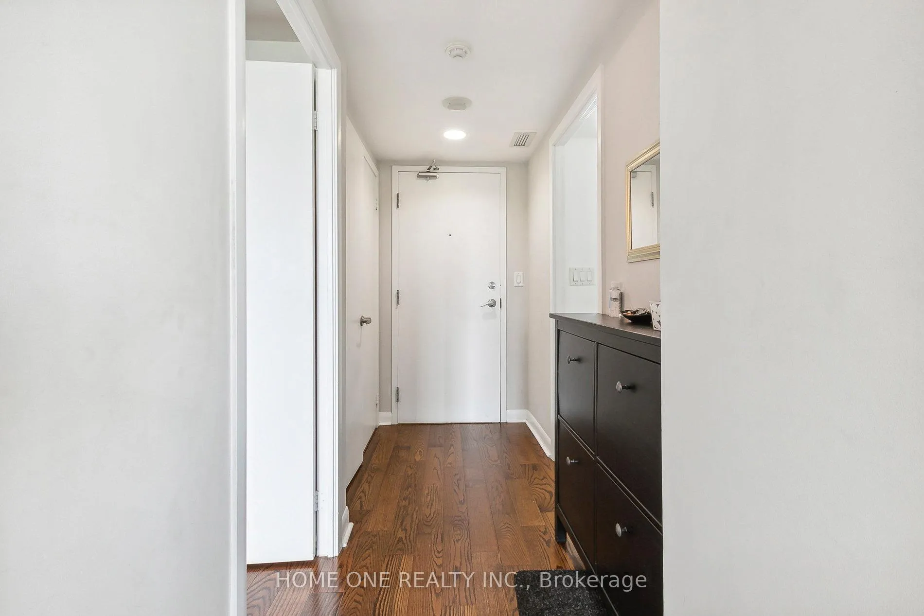 Photo 2 of Unit 619, 600 Fleet Street, Toronto, Niagara — HOMEH