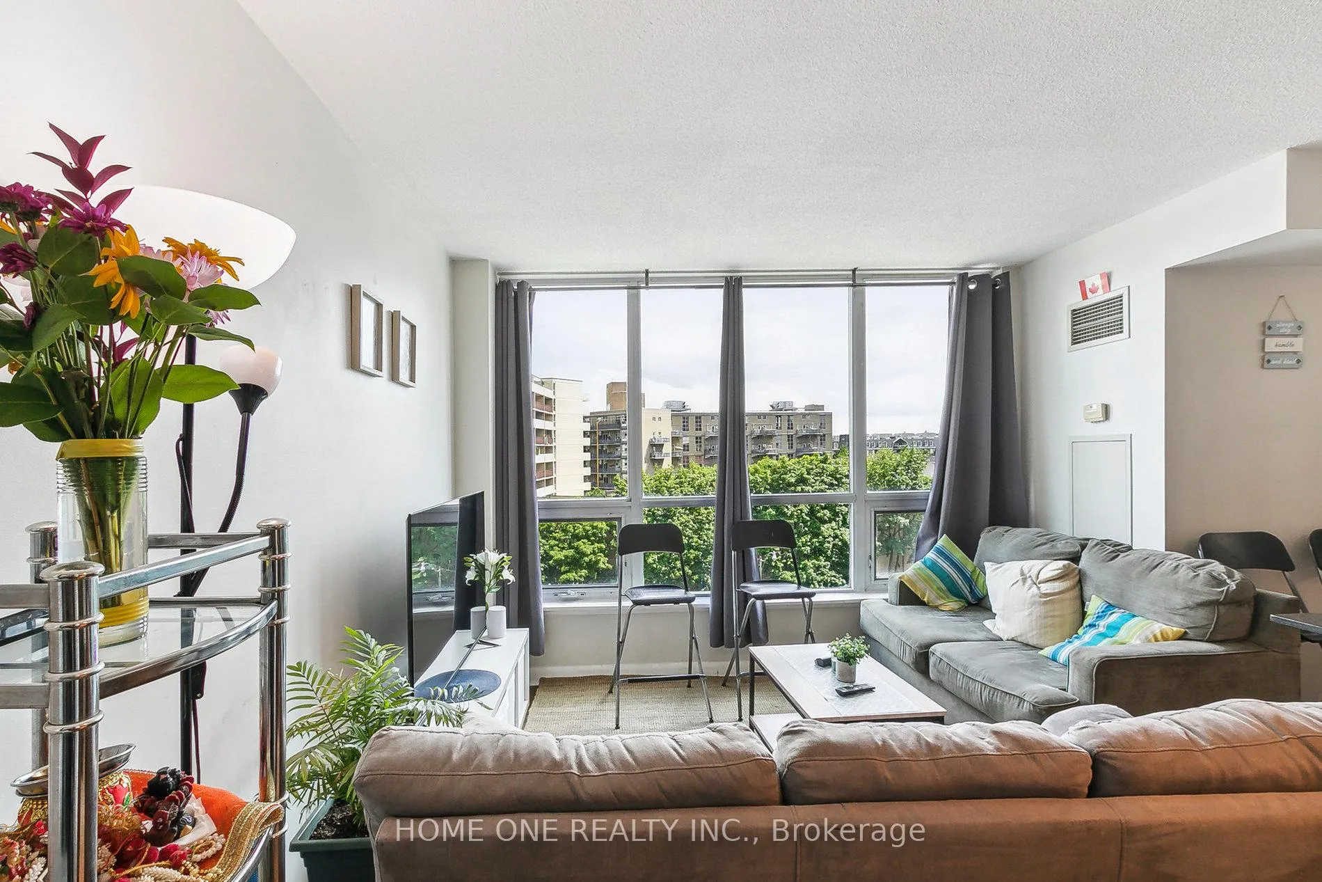 Photo 5 of Unit 619, 600 Fleet Street, Toronto, Niagara — HOMEH