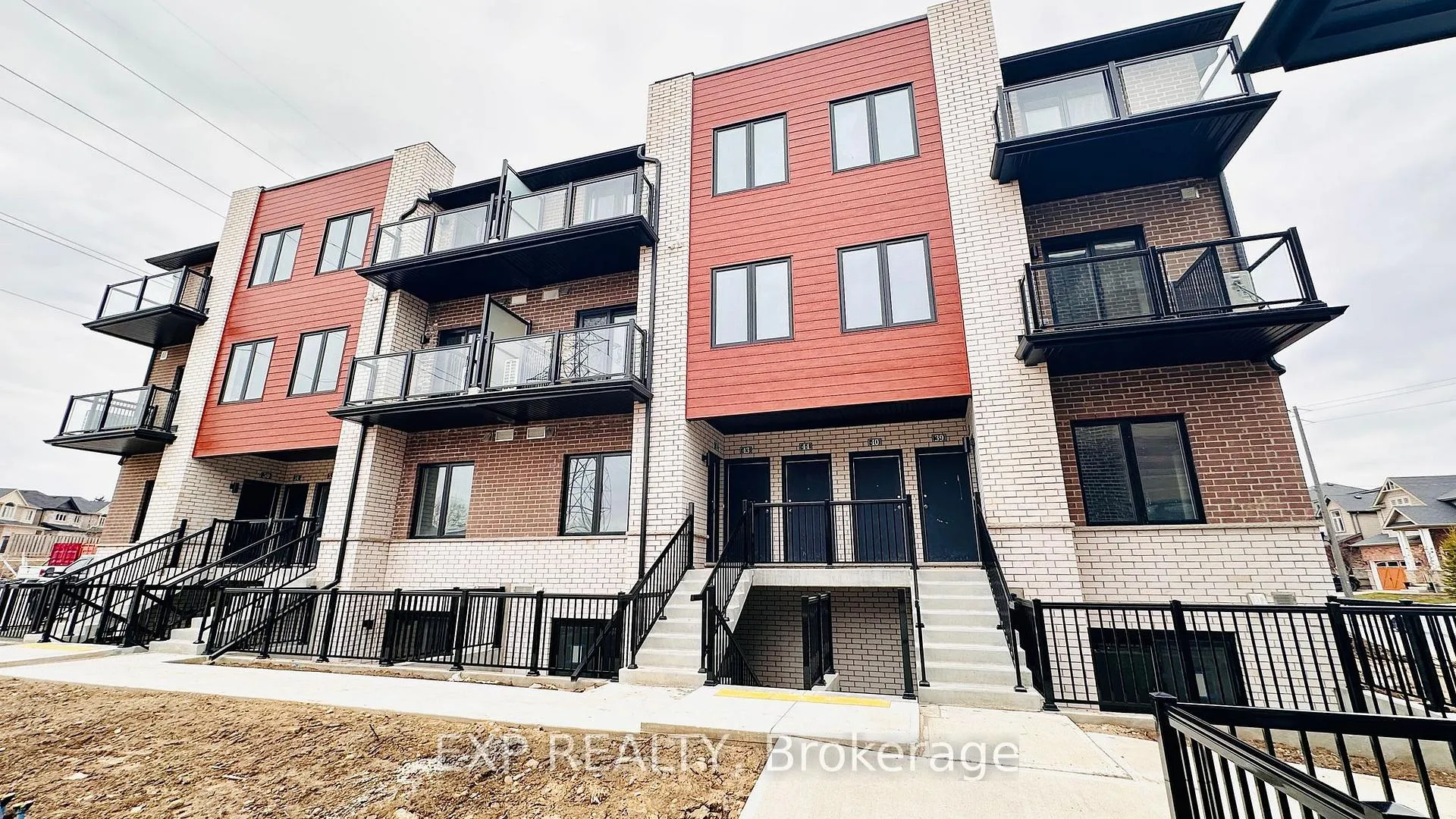 Photo 1 of Unit 42, 10 South Creek Drive, Kitchener — HOMEH