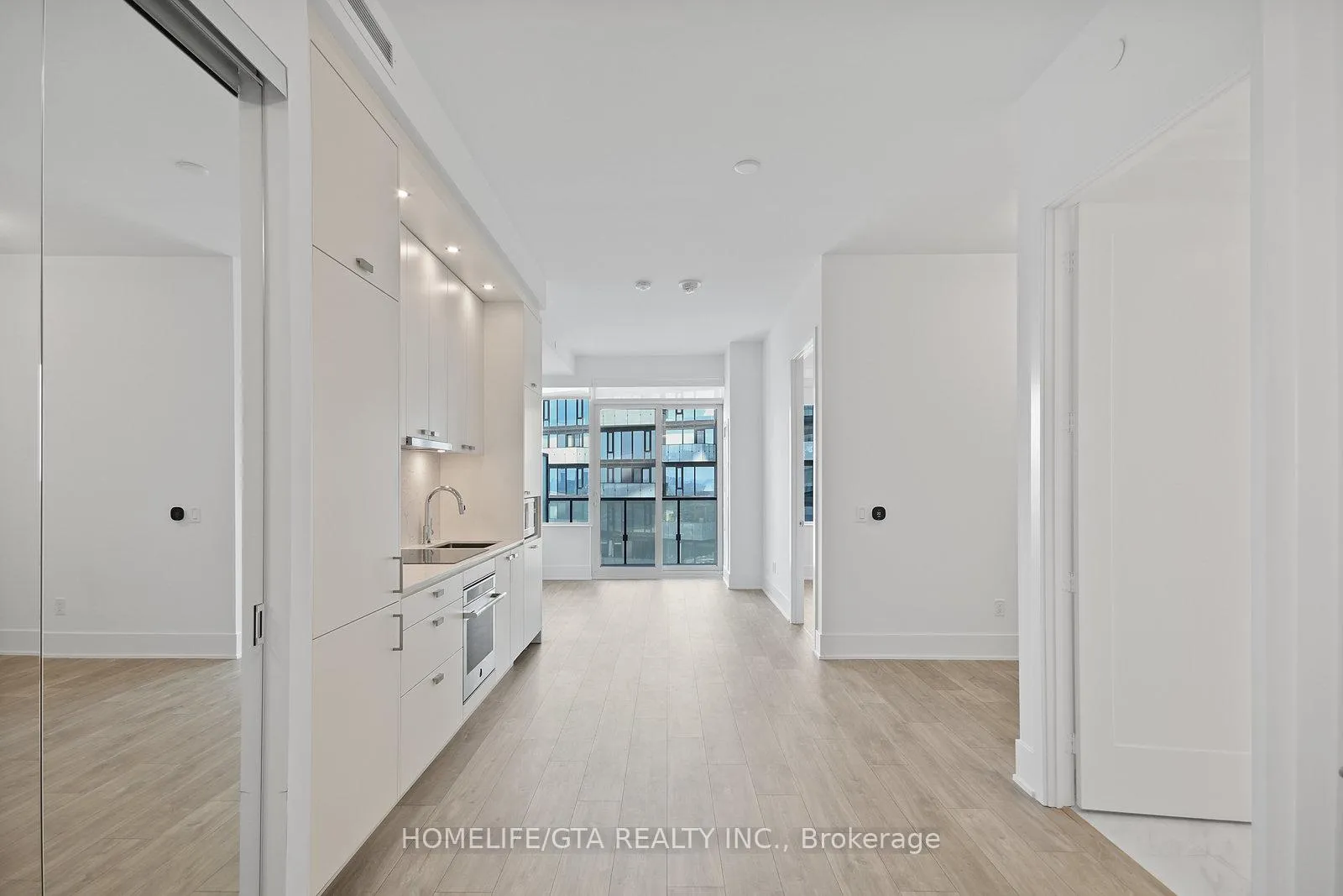 Photo 3 of Unit 2408, 470 Front Street W, Toronto, Waterfront Communities — HOMEH