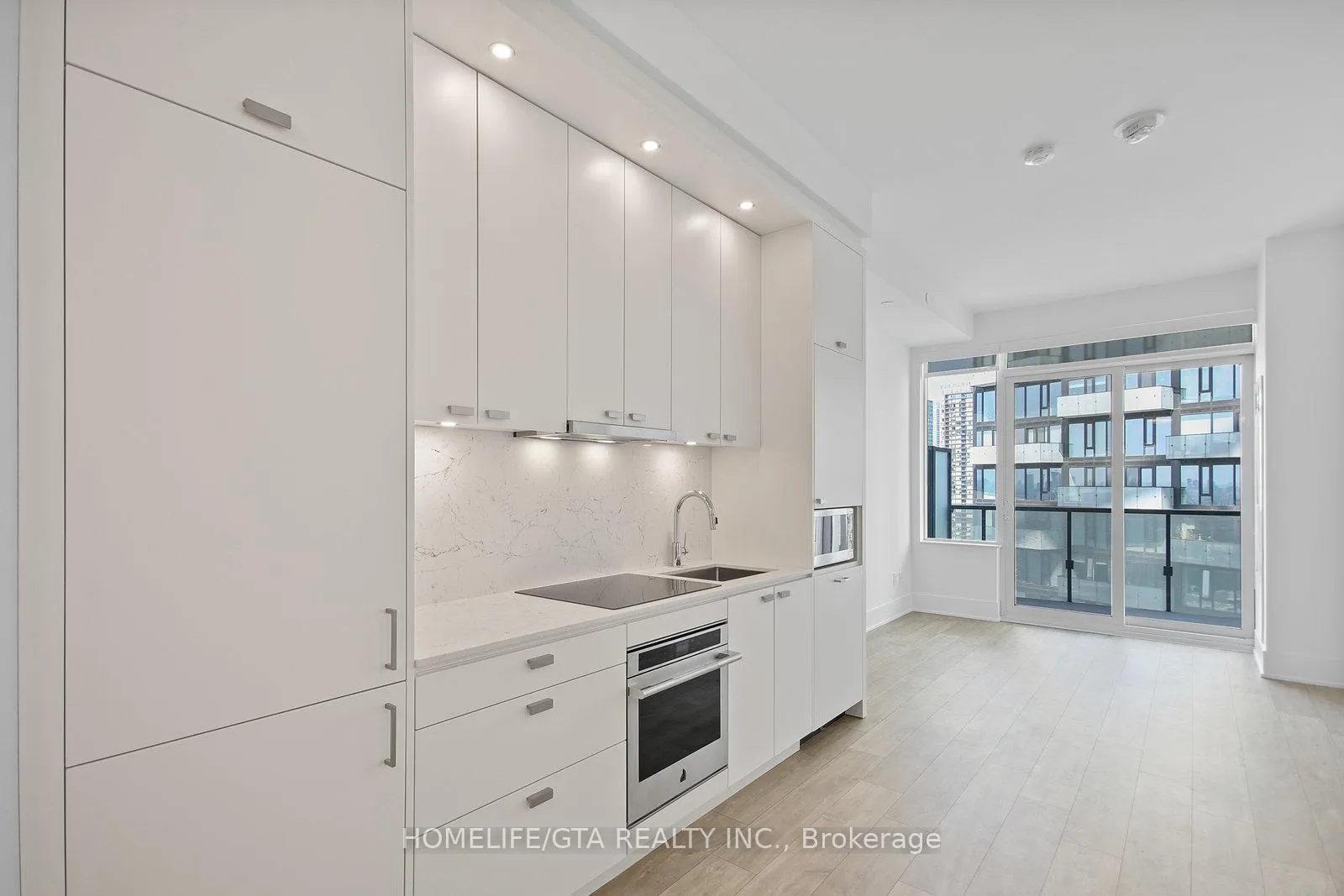 Photo 4 of Unit 2408, 470 Front Street W, Toronto, Waterfront Communities — HOMEH