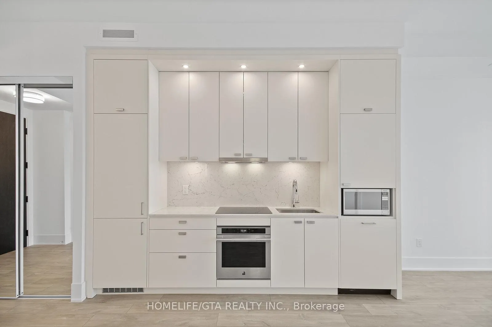 Photo 5 of Unit 2408, 470 Front Street W, Toronto, Waterfront Communities — HOMEH