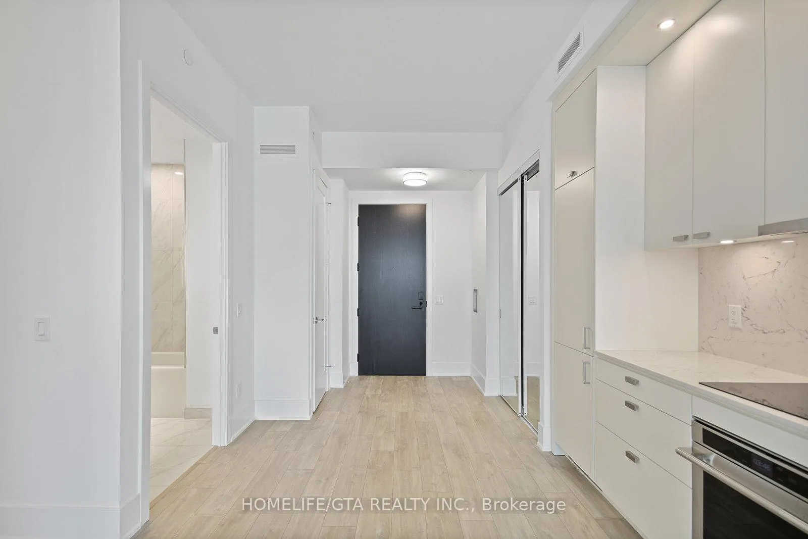 Photo 7 of Unit 2408, 470 Front Street W, Toronto, Waterfront Communities — HOMEH