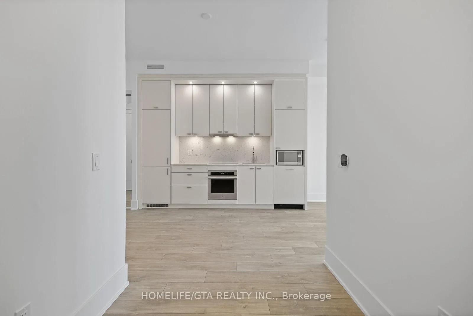 Photo 11 of Unit 2408, 470 Front Street W, Toronto, Waterfront Communities — HOMEH