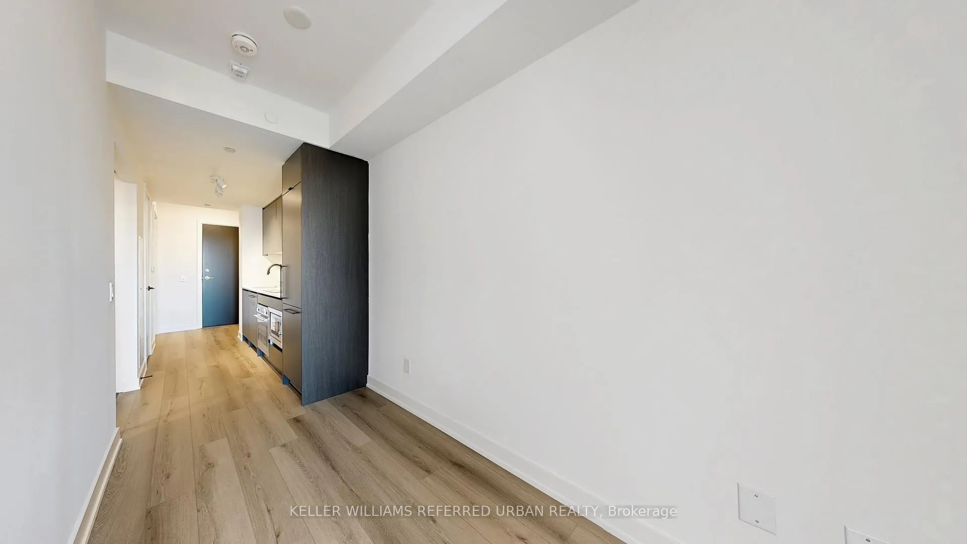 Photo 5 of Unit 606, 5 Lakeview Avenue, Toronto, Trinity-Bellwoods — HOMEH