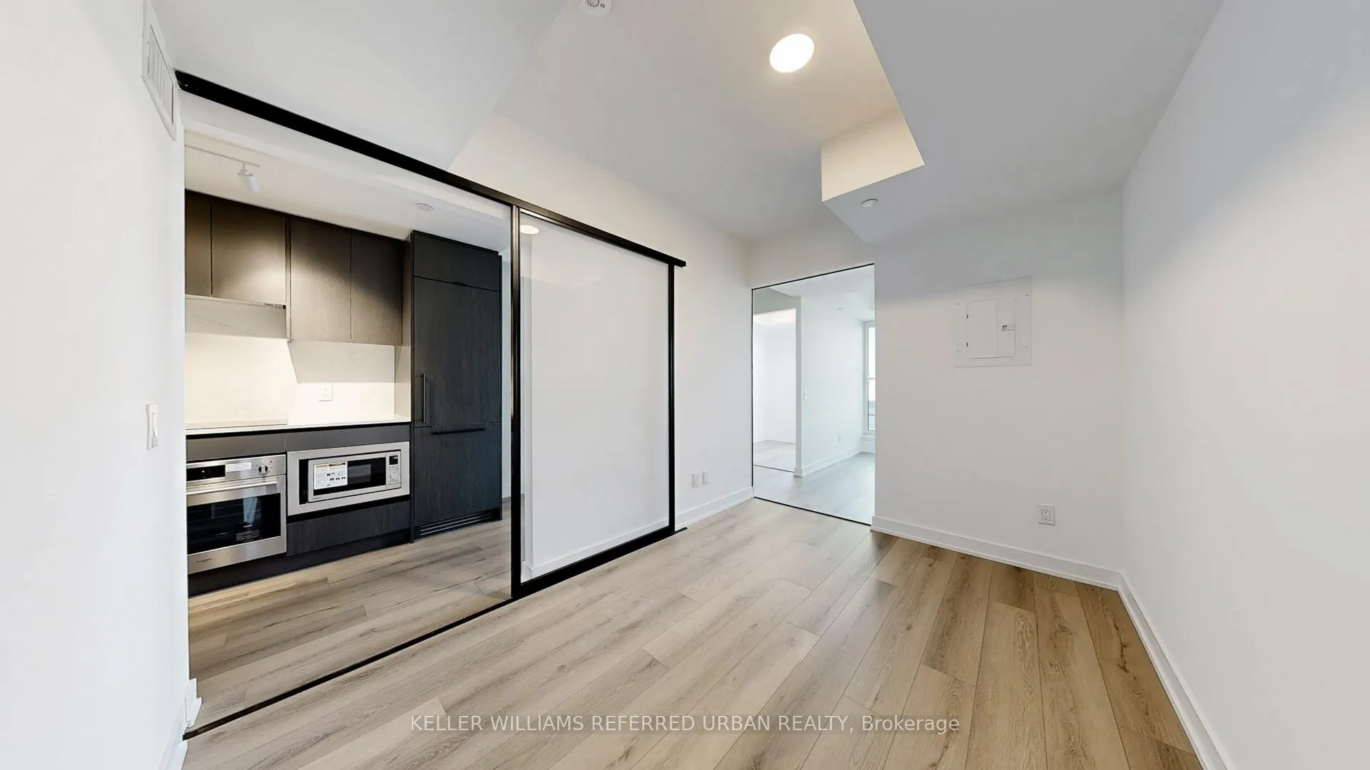 Photo 11 of Unit 606, 5 Lakeview Avenue, Toronto, Trinity-Bellwoods — HOMEH