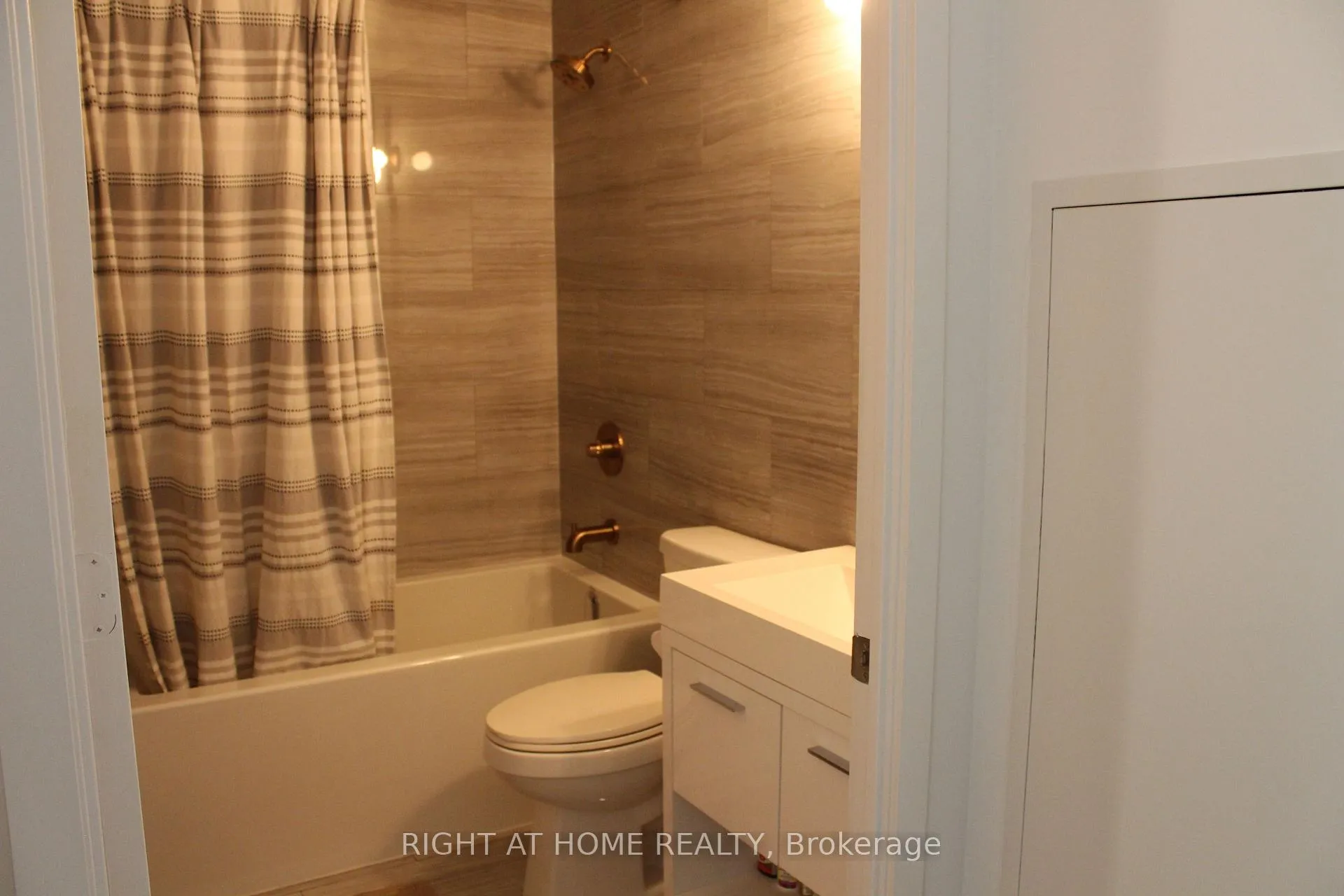 Photo 9 of Unit 210, 106 Dovercourt Road, Toronto, Trinity-Bellwoods — HOMEH