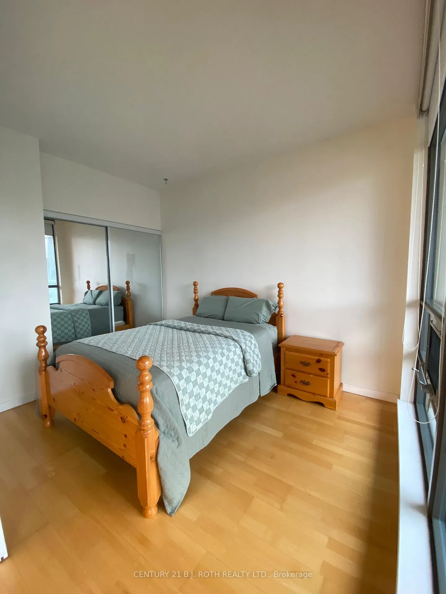 Photo 3 of Unit 1203, 285 Mutual Street, Toronto, Church-Yonge Corridor — HOMEH