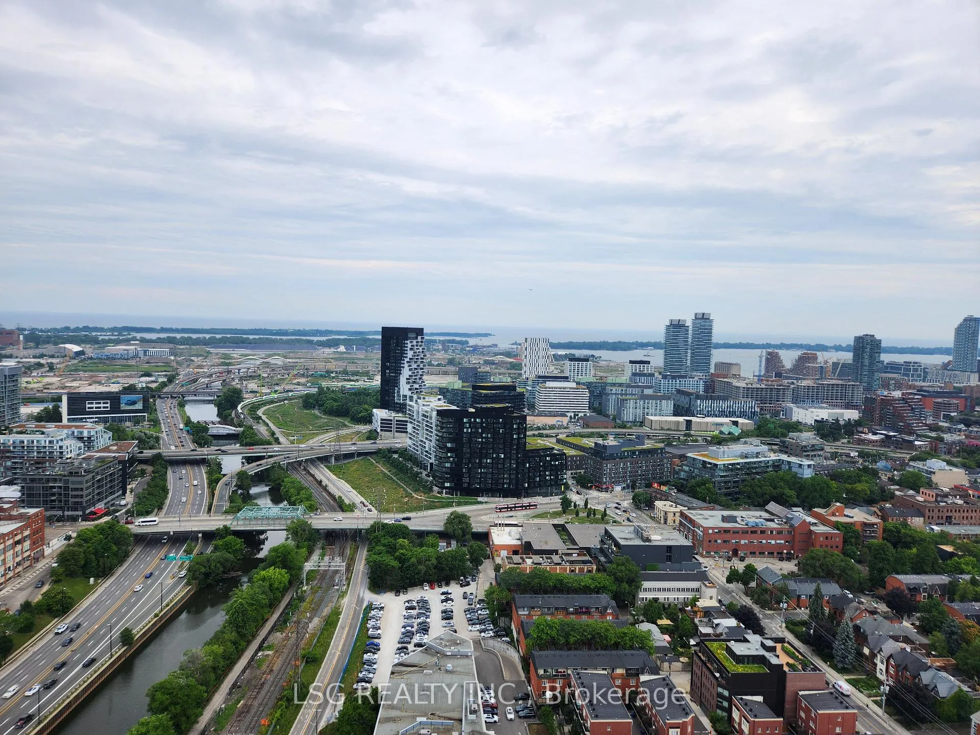 Photo 4 of Unit 3403, 5 Defries Street, Toronto, Regent Park — HOMEH