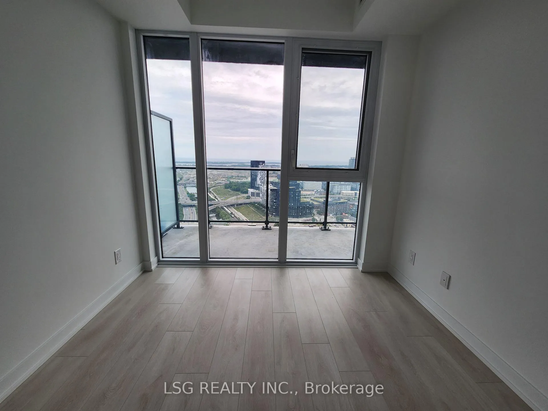 Photo 11 of Unit 3403, 5 Defries Street, Toronto, Regent Park — HOMEH
