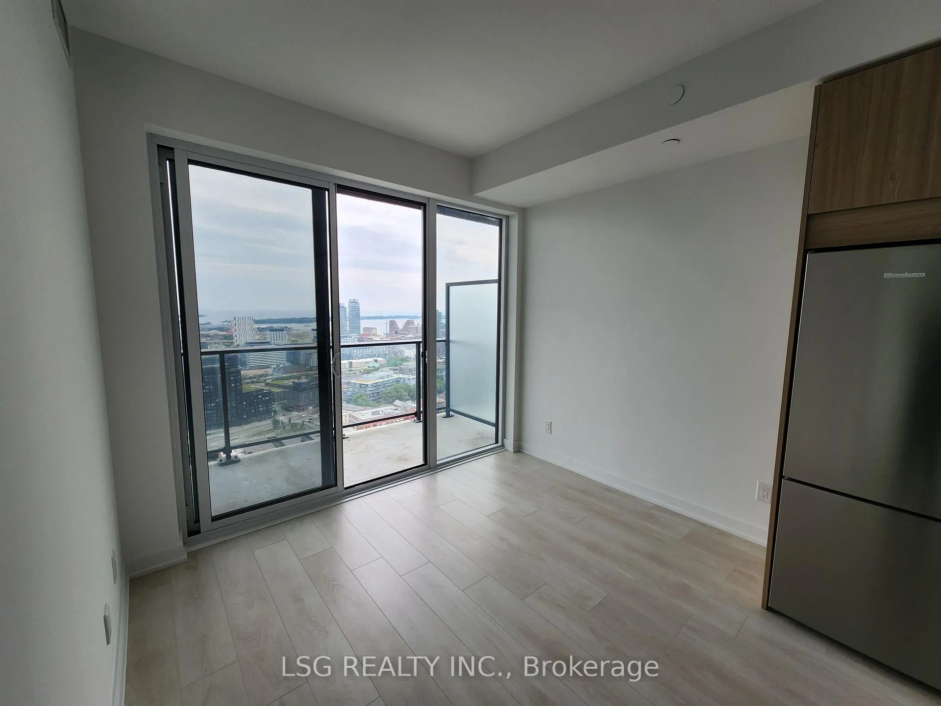 Photo 14 of Unit 3403, 5 Defries Street, Toronto, Regent Park — HOMEH