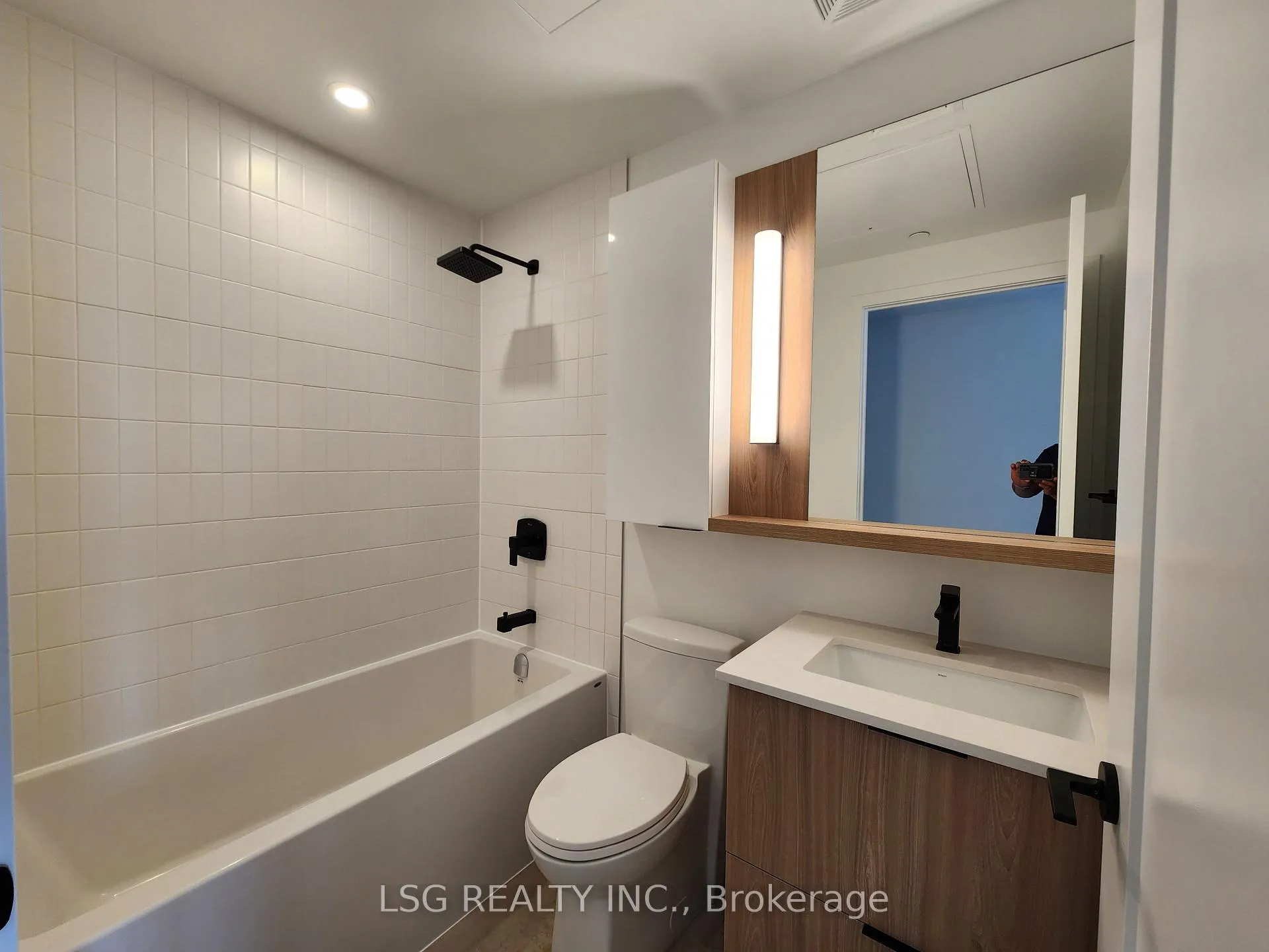 Photo 18 of Unit 3403, 5 Defries Street, Toronto, Regent Park — HOMEH