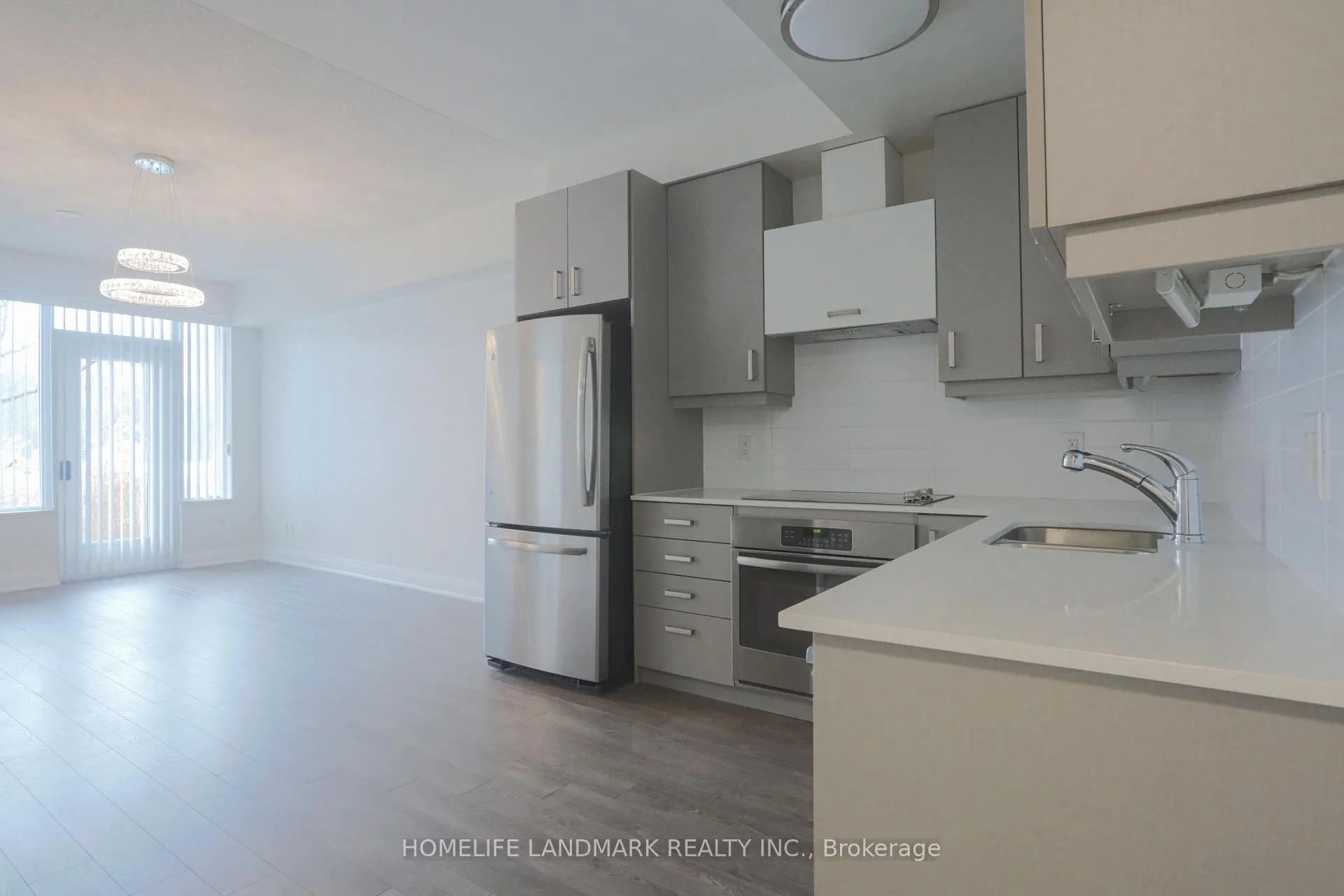 Photo 1 of Unit 121, 18 Uptown Drive, Markham, Unionville — HOMEH