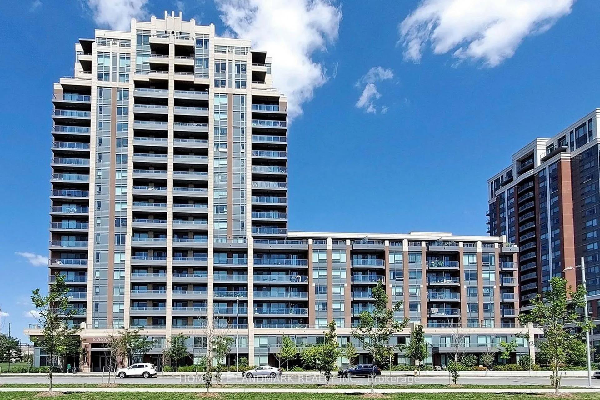 Photo 3 of Unit 121, 18 Uptown Drive, Markham, Unionville — HOMEH