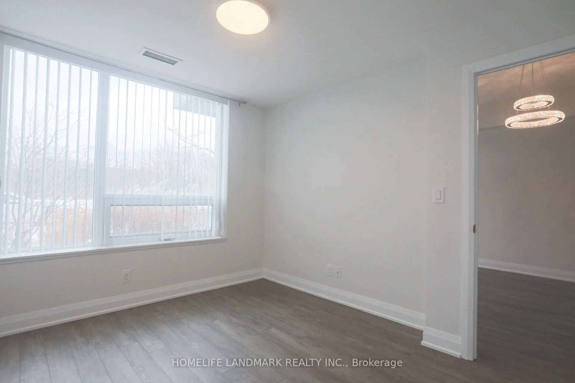 Photo 5 of Unit 121, 18 Uptown Drive, Markham, Unionville — HOMEH