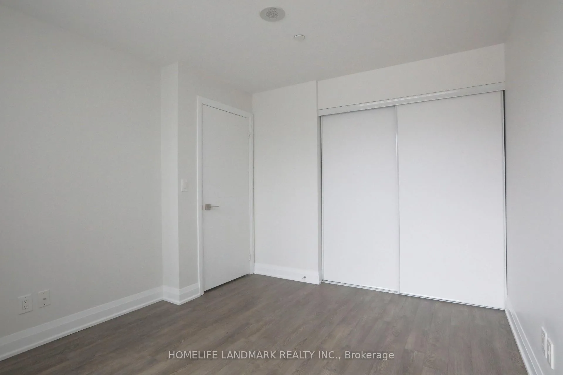 Photo 6 of Unit 121, 18 Uptown Drive, Markham, Unionville — HOMEH