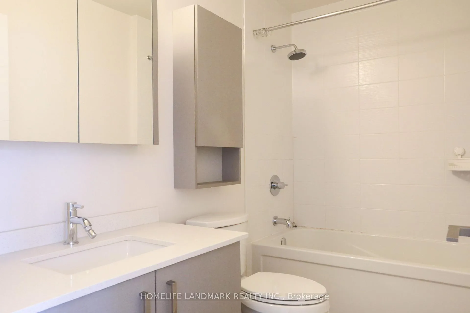 Photo 7 of Unit 121, 18 Uptown Drive, Markham, Unionville — HOMEH