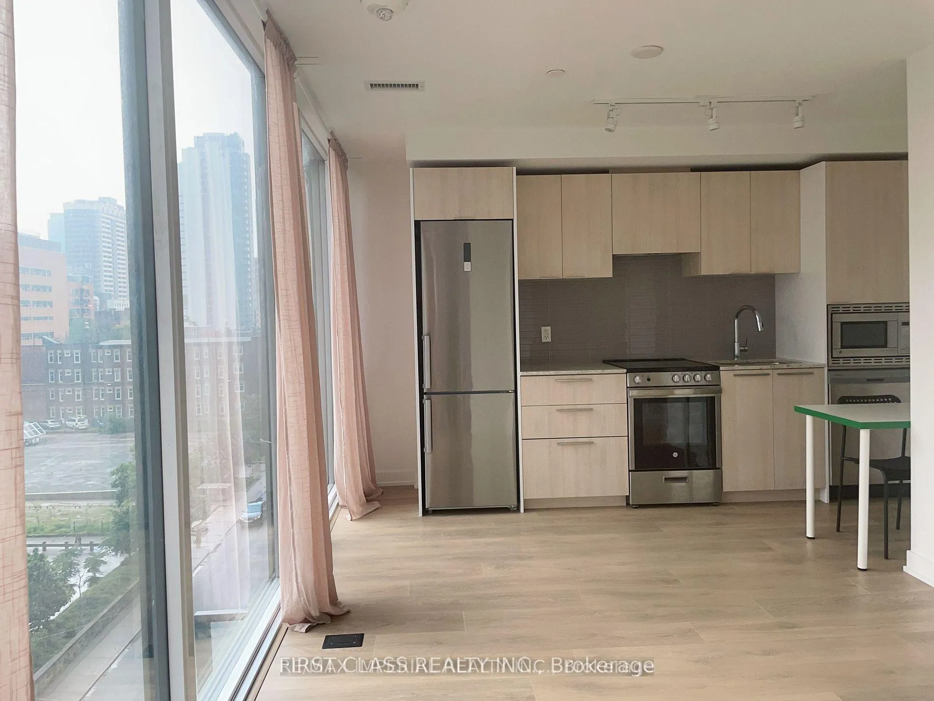 Photo 4 of Unit 505, 18 Maitland Terrace, Toronto, Church-Yonge Corridor — HOMEH