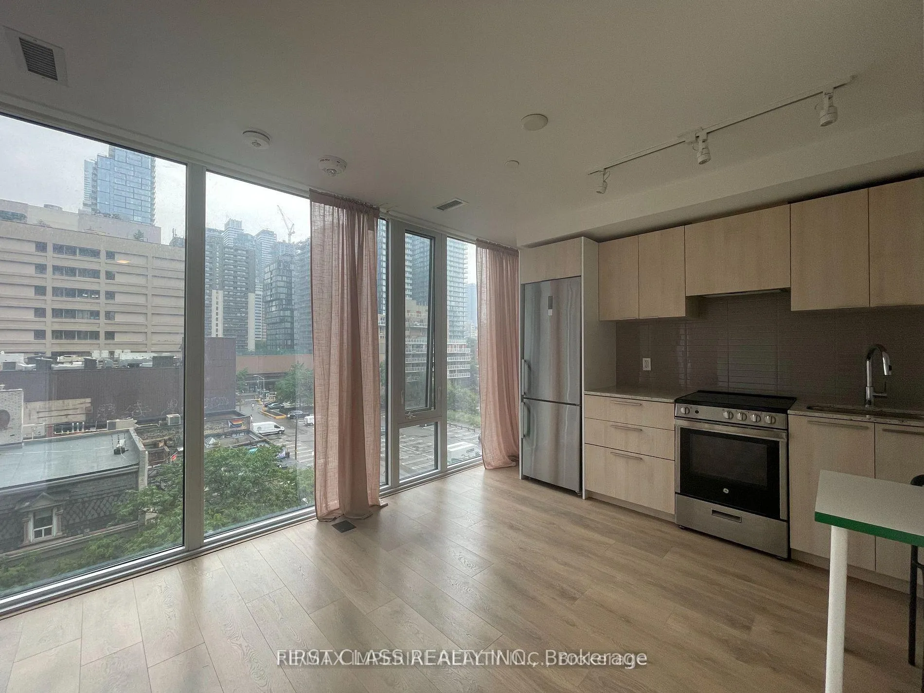 Photo 5 of Unit 505, 18 Maitland Terrace, Toronto, Church-Yonge Corridor — HOMEH