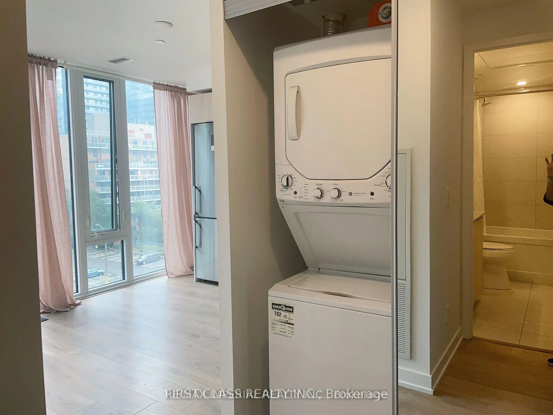 Photo 8 of Unit 505, 18 Maitland Terrace, Toronto, Church-Yonge Corridor — HOMEH