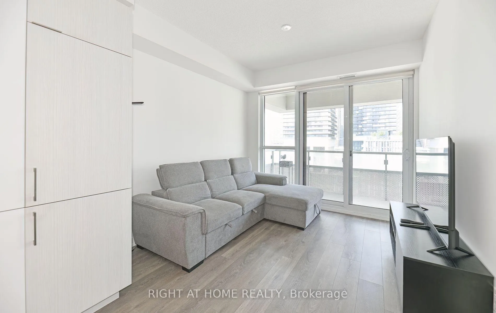 Photo 4 of Unit 912, 15 Lower Jarvis Street, Toronto, Waterfront Communities — HOMEH