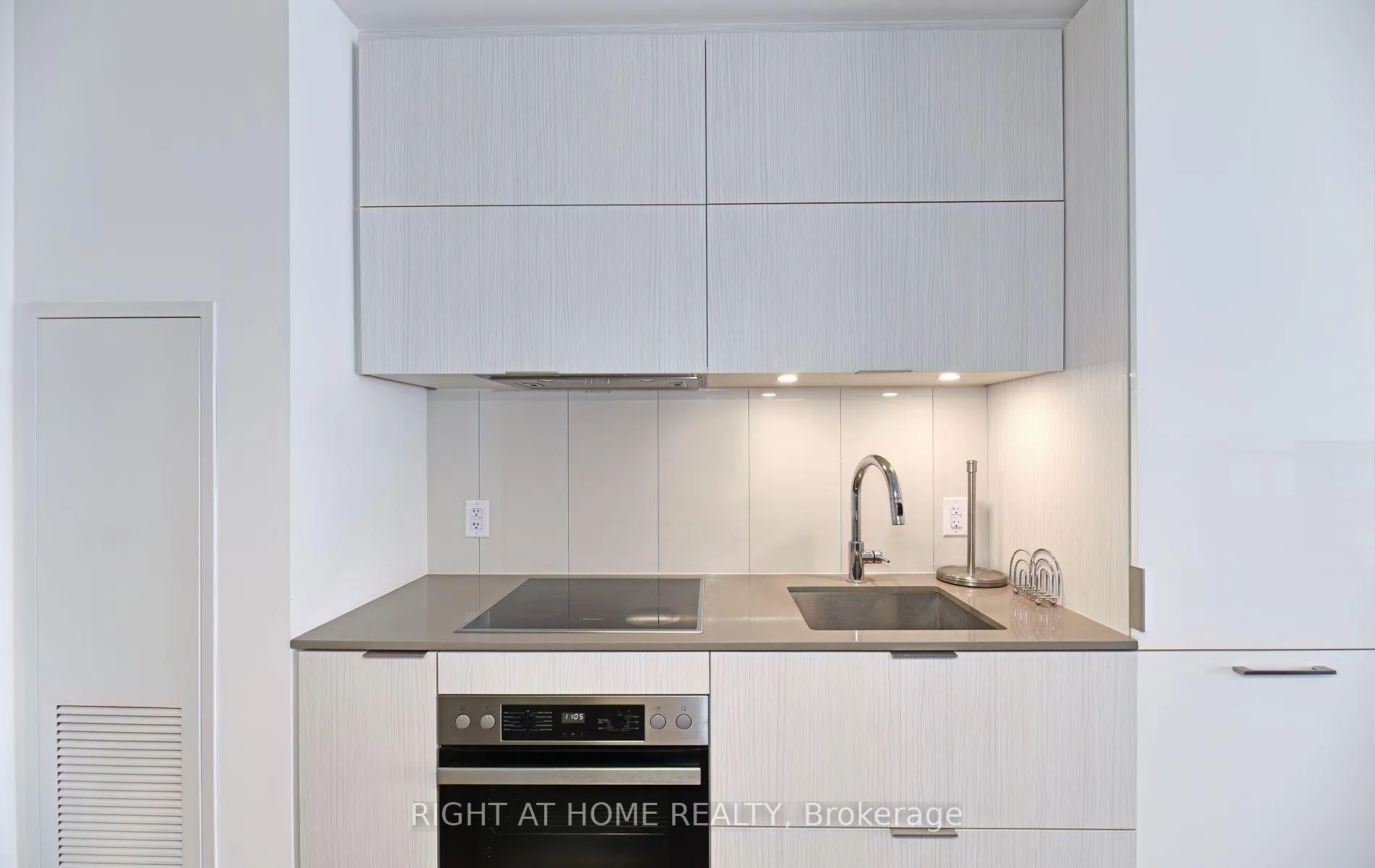 Photo 8 of Unit 912, 15 Lower Jarvis Street, Toronto, Waterfront Communities — HOMEH