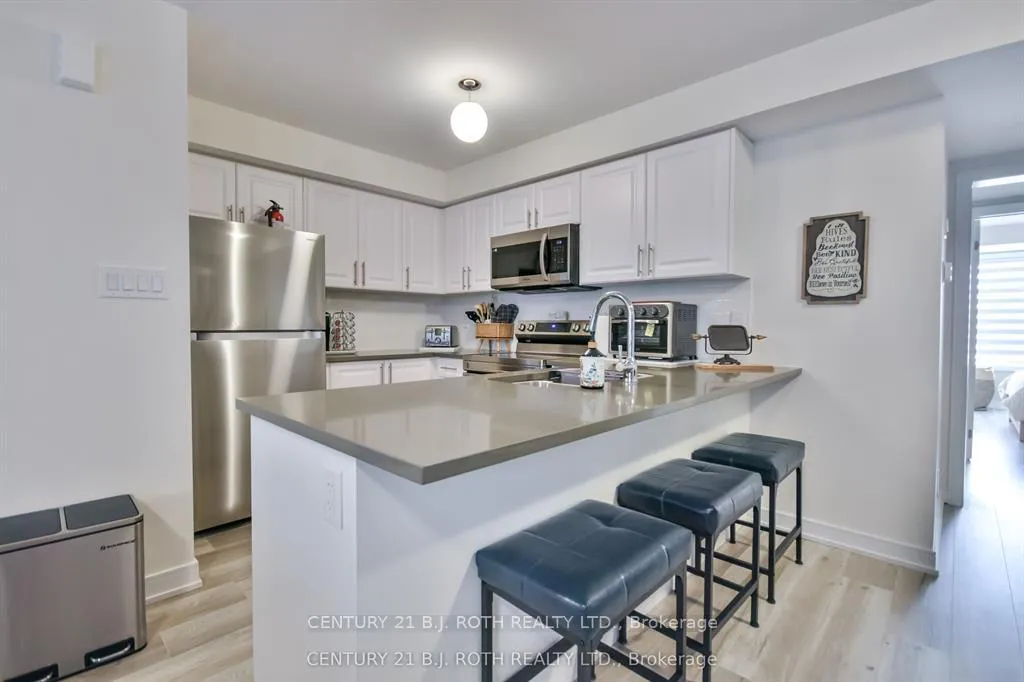 Photo 9 of 64 Appletree Lane, Barrie, Innis-Shore — HOMEH