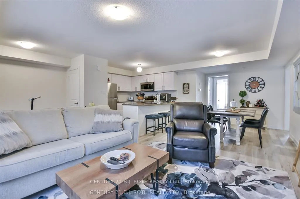 Photo 13 of 64 Appletree Lane, Barrie, Innis-Shore — HOMEH