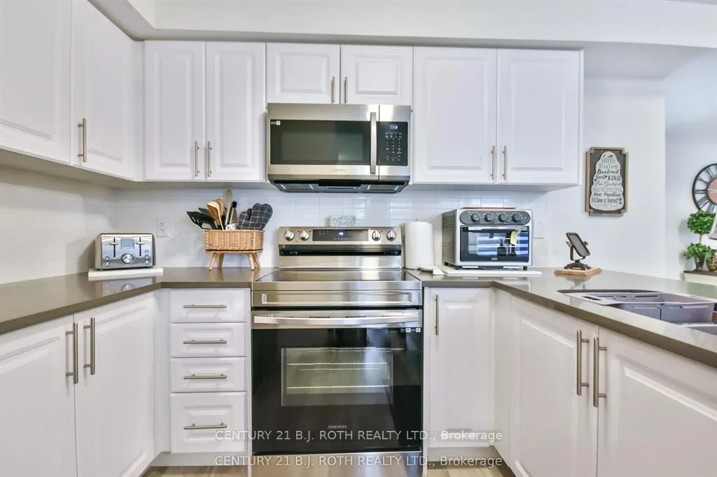Photo 20 of 64 Appletree Lane, Barrie, Innis-Shore — HOMEH
