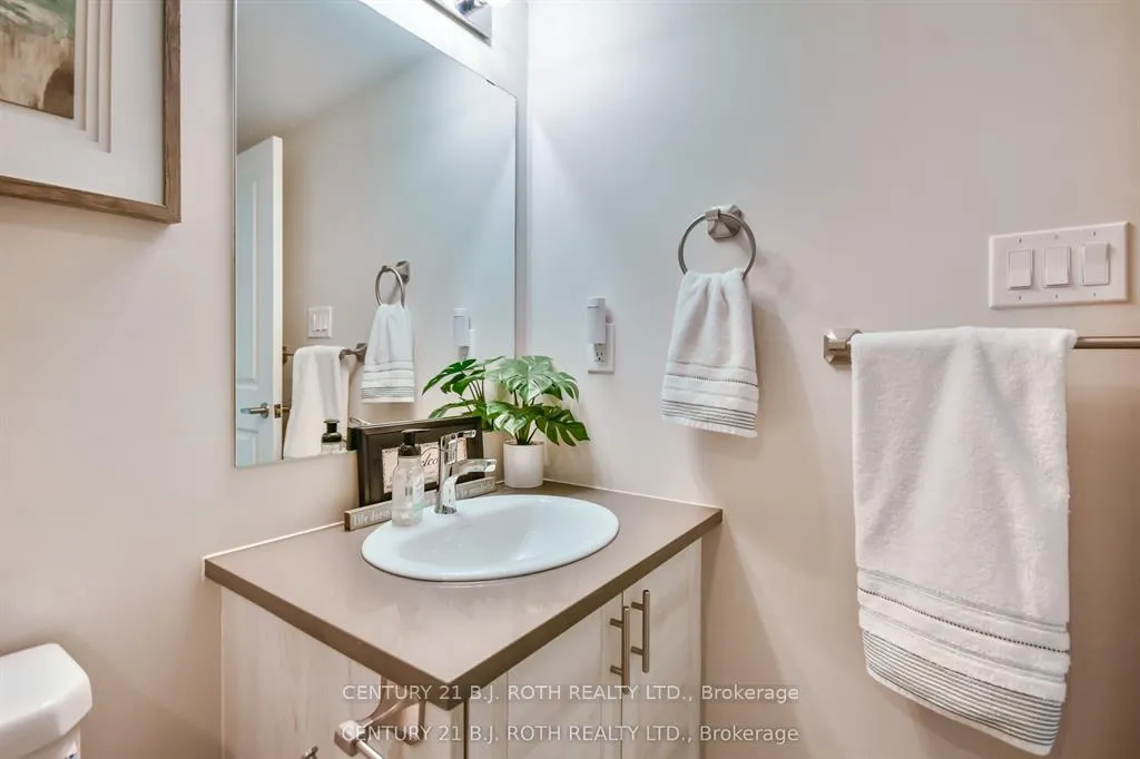 Photo 27 of 64 Appletree Lane, Barrie, Innis-Shore — HOMEH