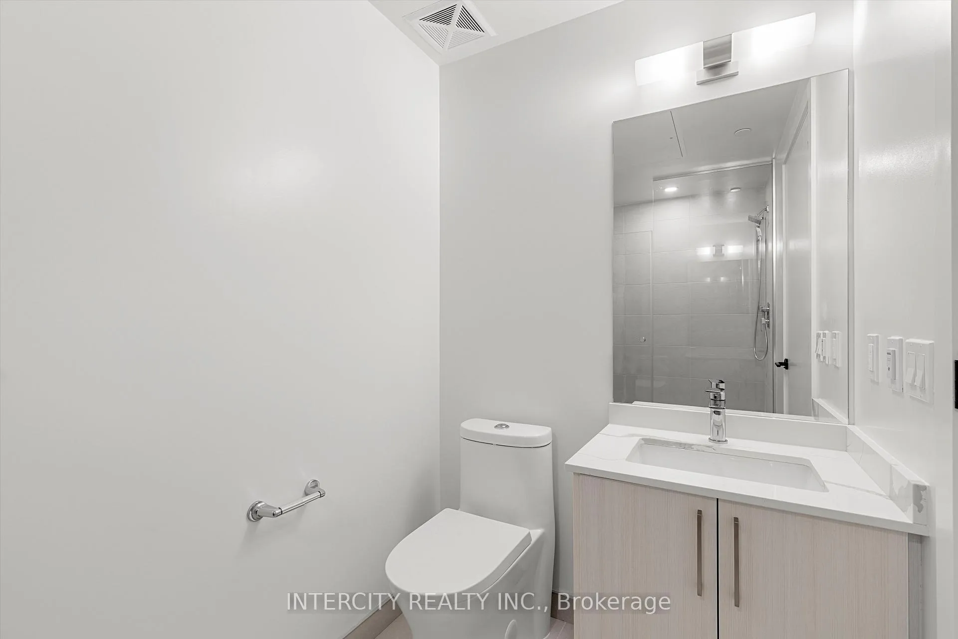 Photo 11 of Unit 434, 2075 King Road, King, King City — HOMEH