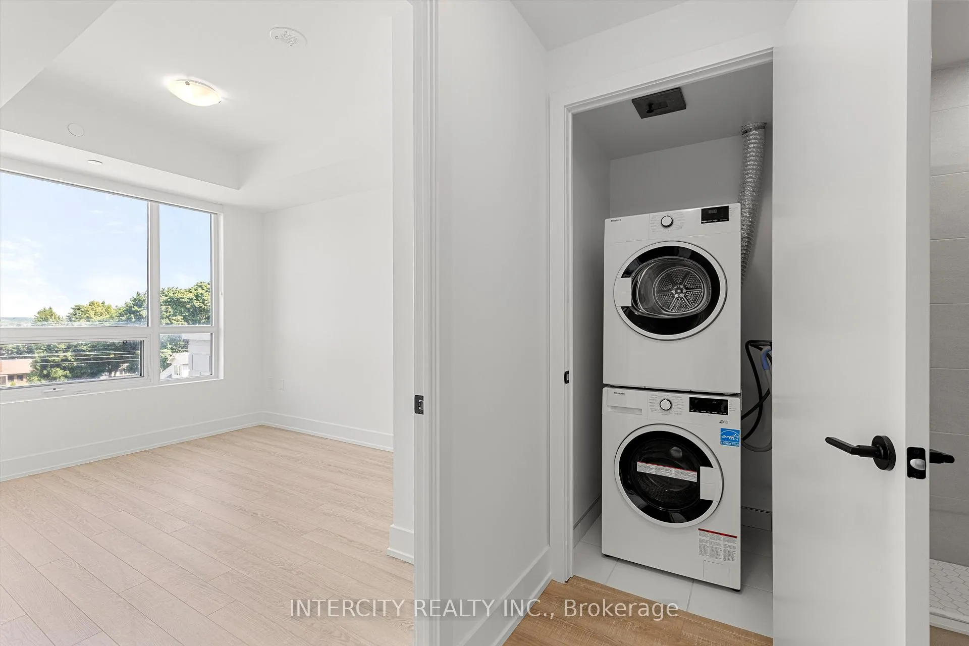 Photo 15 of Unit 434, 2075 King Road, King, King City — HOMEH