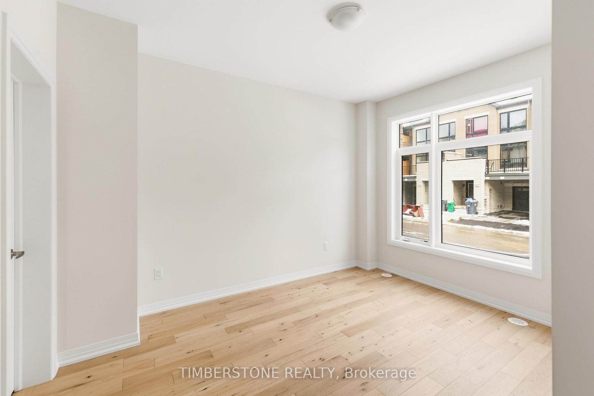 Photo 5 of 36 Bonnington Drive, Brampton, Northwest Brampton — HOMEH