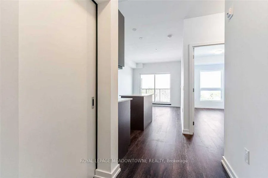 Photo 4 of Unit 408, 430 Essa Road, Barrie, Holly — HOMEH