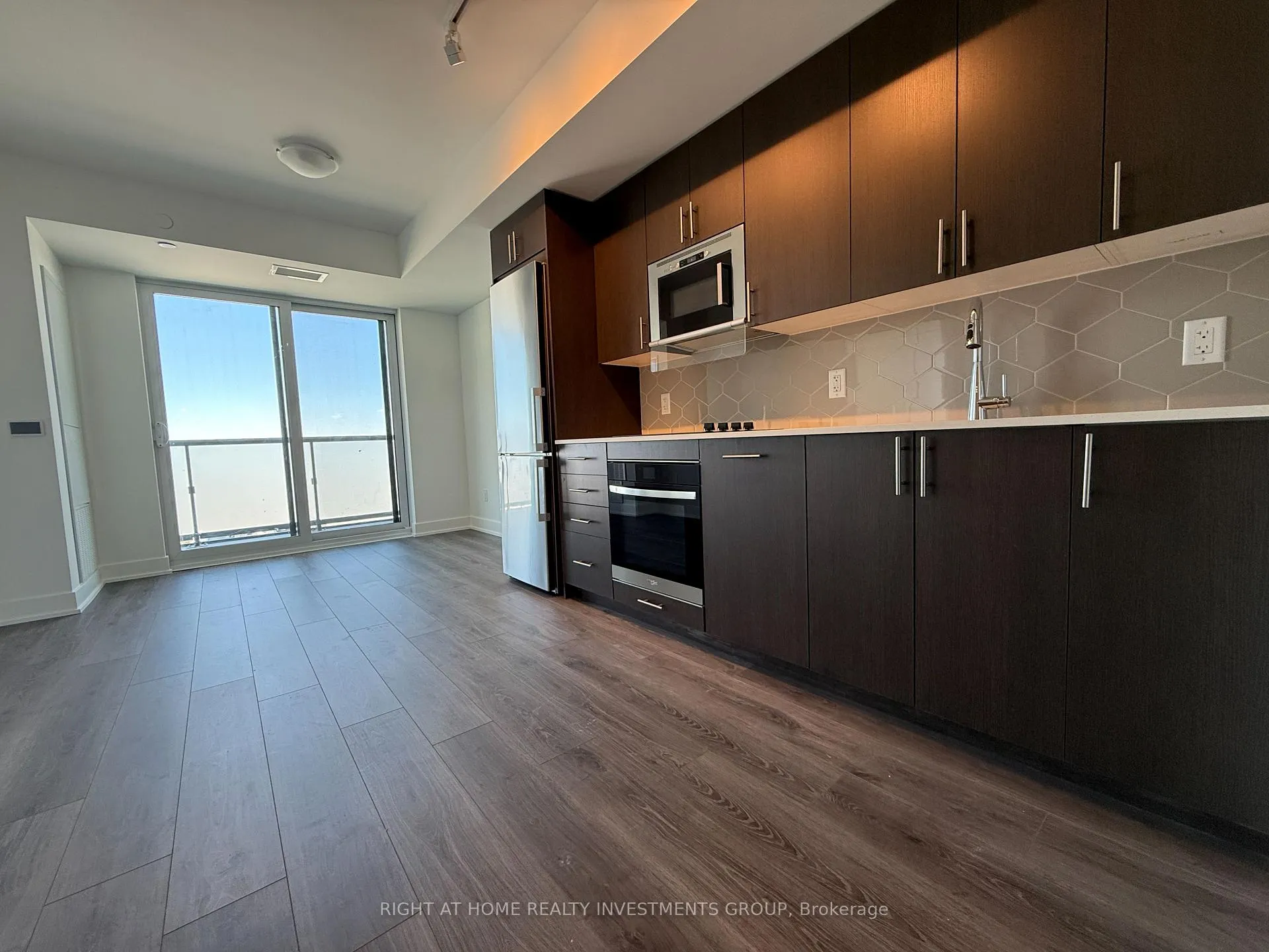 Photo 8 of Unit 1801, 2545 Simcoe Street N, Oshawa, Windfields — HOMEH