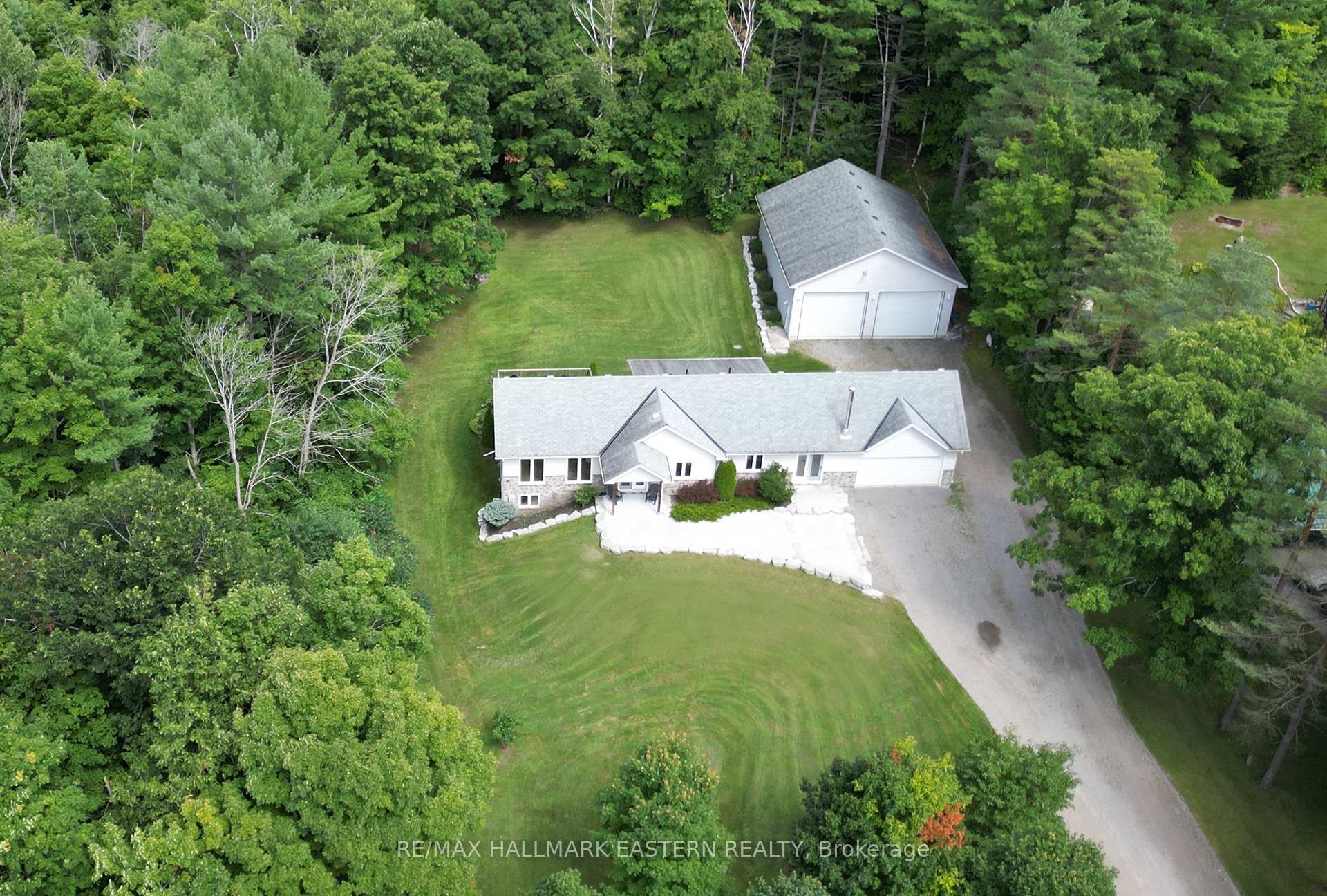 Photo 3 of 39 Deer Avenue, Cavan Monaghan, Cavan Twp — HOMEH