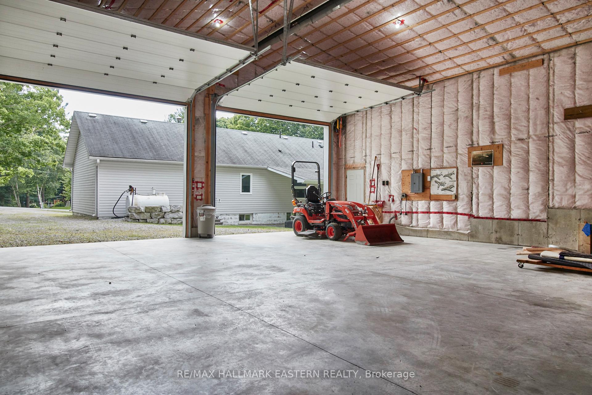 Photo 4 of 39 Deer Avenue, Cavan Monaghan, Cavan Twp — HOMEH