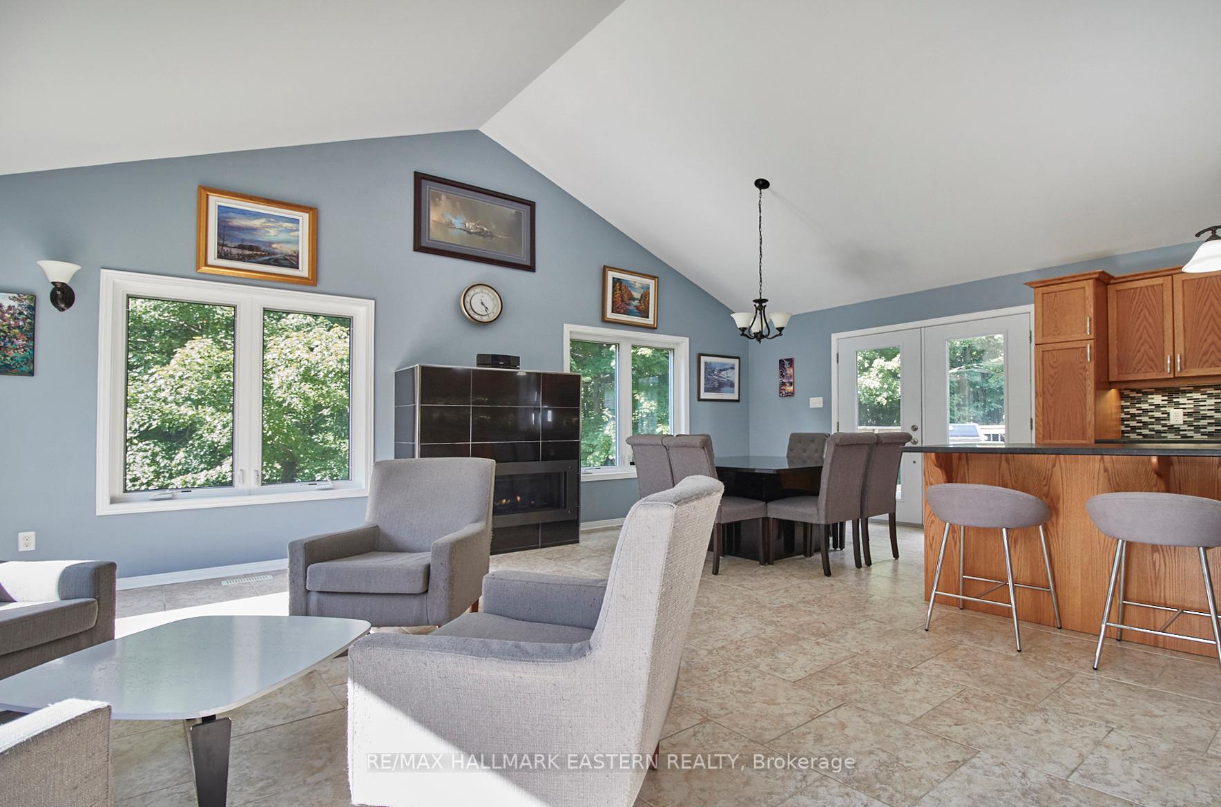 Photo 8 of 39 Deer Avenue, Cavan Monaghan, Cavan Twp — HOMEH