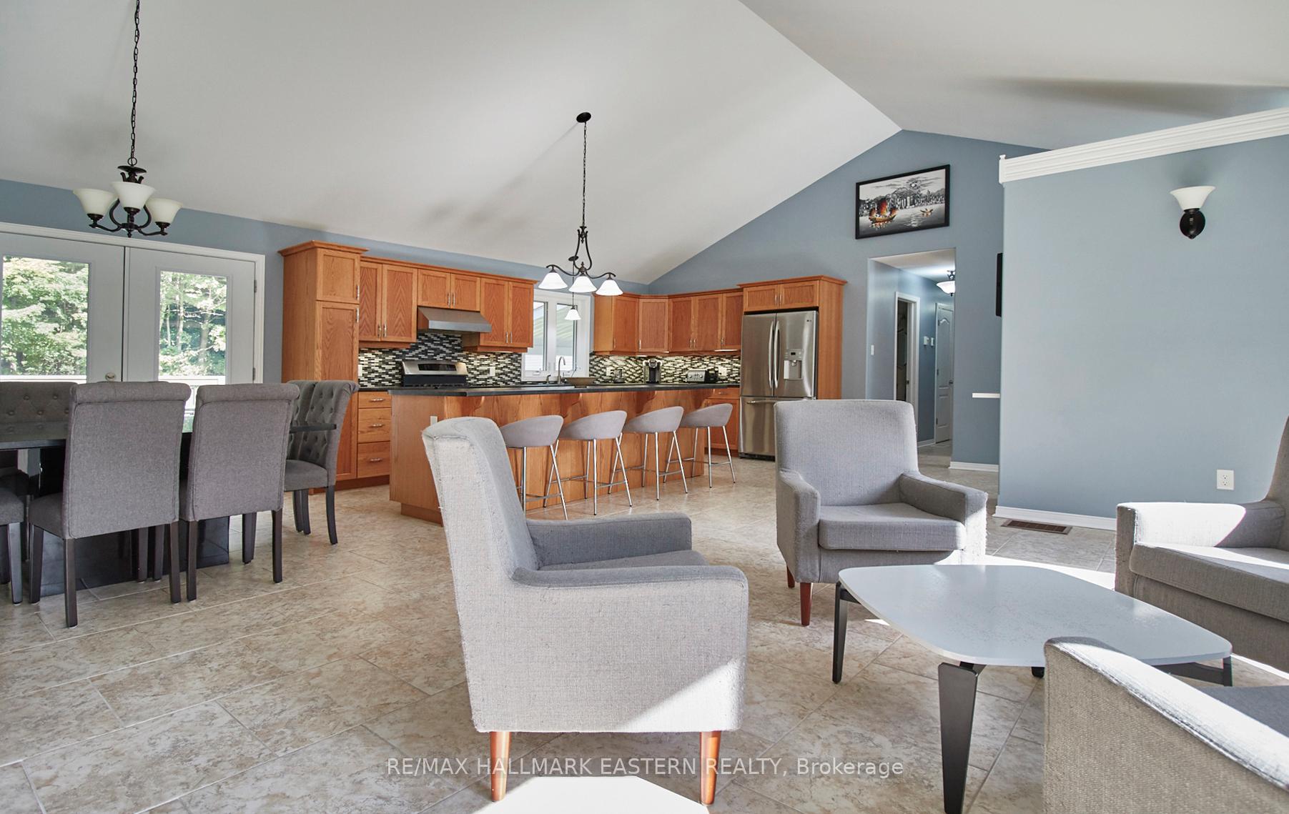 Photo 10 of 39 Deer Avenue, Cavan Monaghan, Cavan Twp — HOMEH