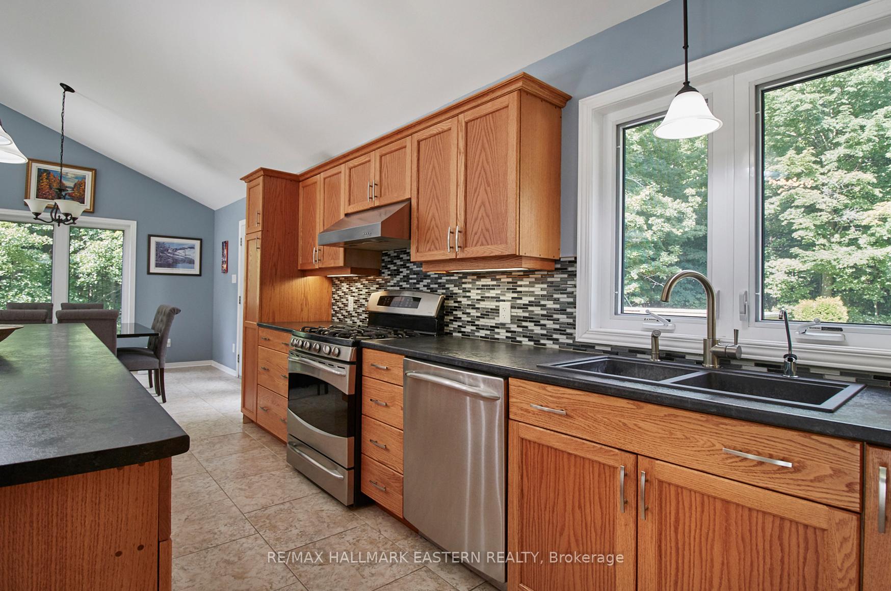 Photo 12 of 39 Deer Avenue, Cavan Monaghan, Cavan Twp — HOMEH