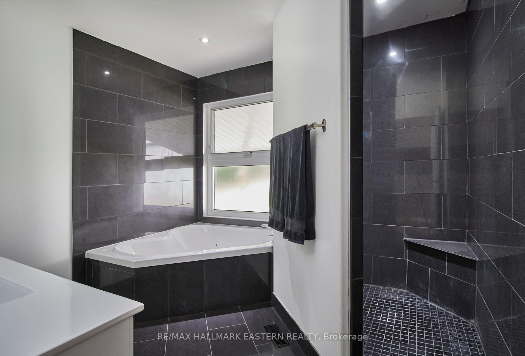 Photo 16 of 39 Deer Avenue, Cavan Monaghan, Cavan Twp — HOMEH