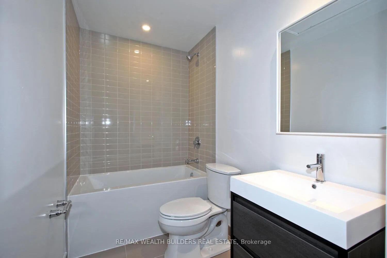 Photo 23 of Unit 441, 150 Logan Avenue, Toronto, South Riverdale — HOMEH