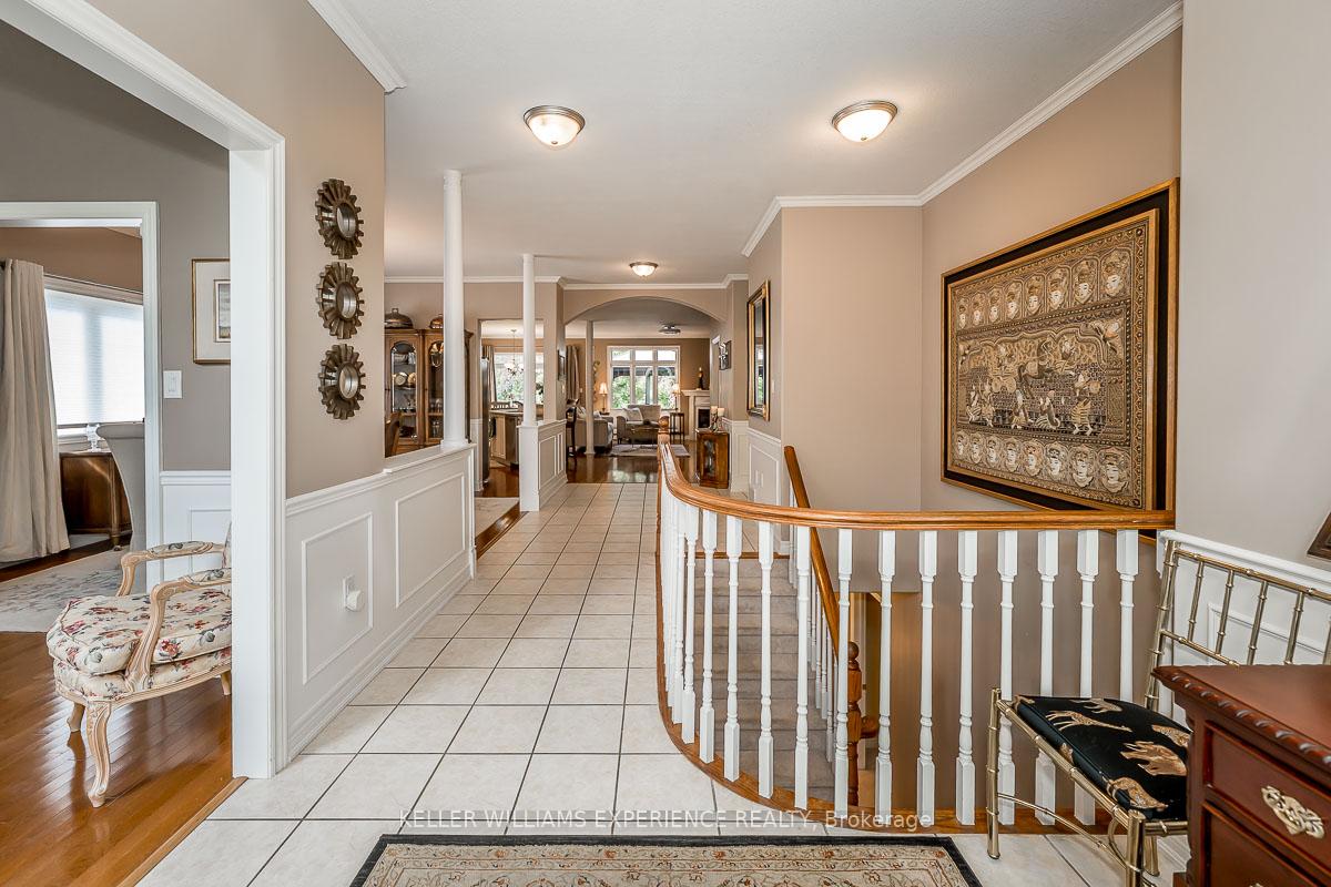 Photo 3 of 12 Cumming Drive, Barrie, Ardagh — HOMEH